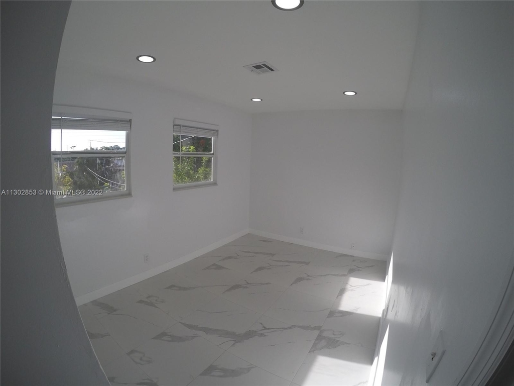 1212 Nw 5th Ave - Photo 13