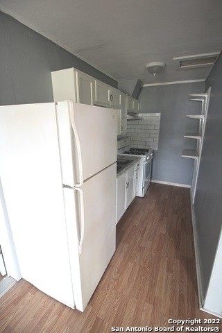 546 Erline Ave - Photo 2