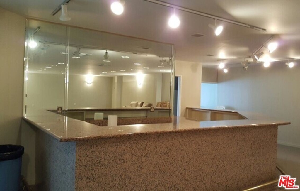 10535 Wilshire Blvd - Photo 52