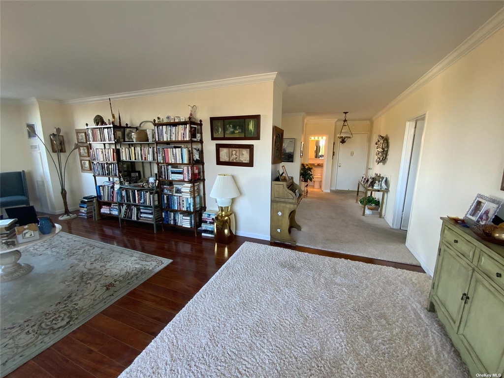 27110 Grand Central Parkway - Photo 9