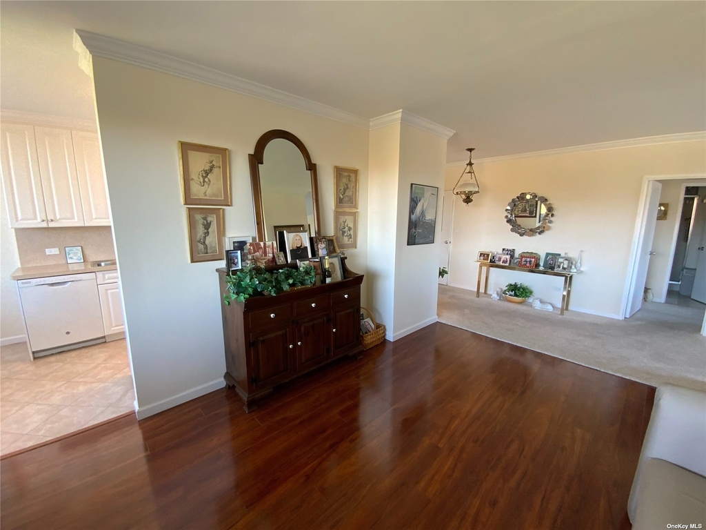 27110 Grand Central Parkway - Photo 7