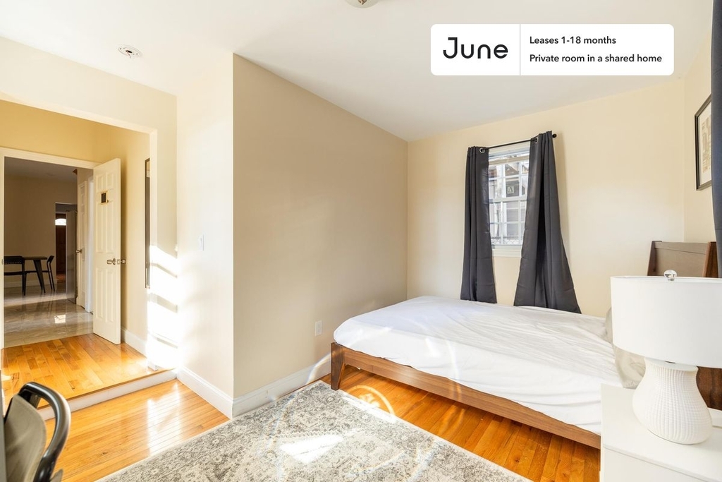 61 Glenwood Road Somerville - Photo 1