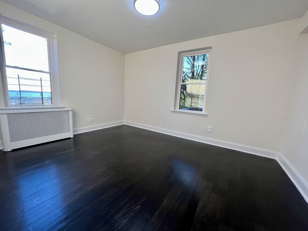 1493 Shore Parkway - Photo 4
