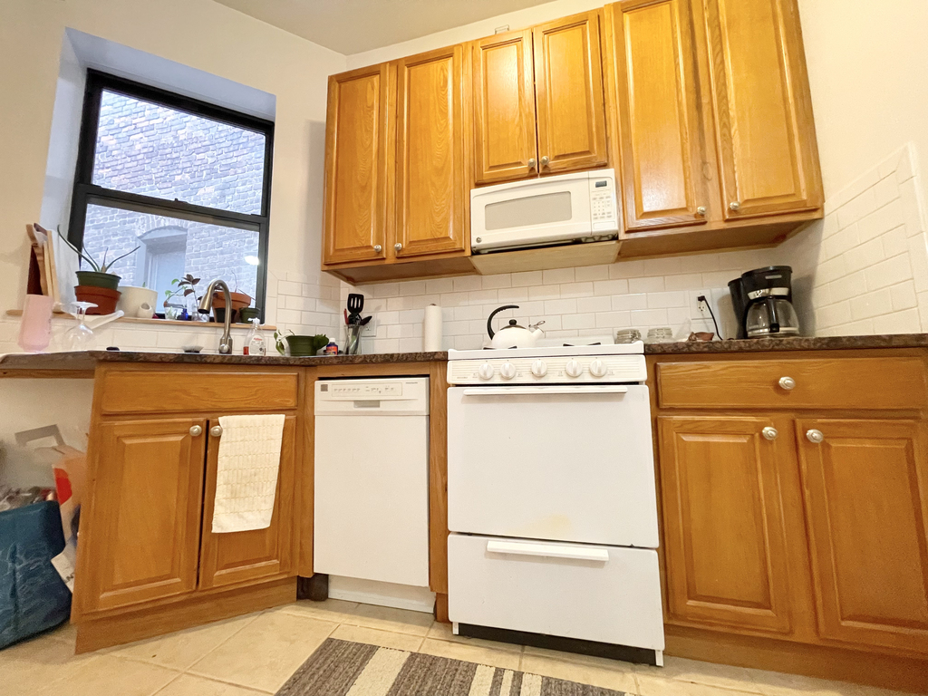 413 East 90th Street - Photo 2