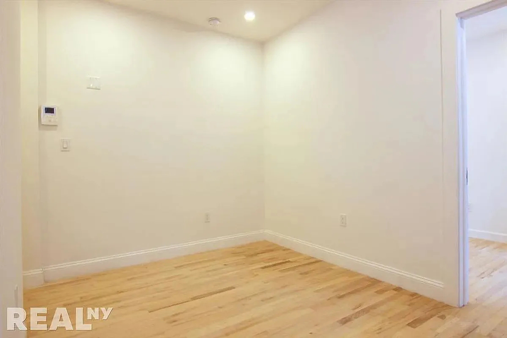 174 Hester Street - Photo 3