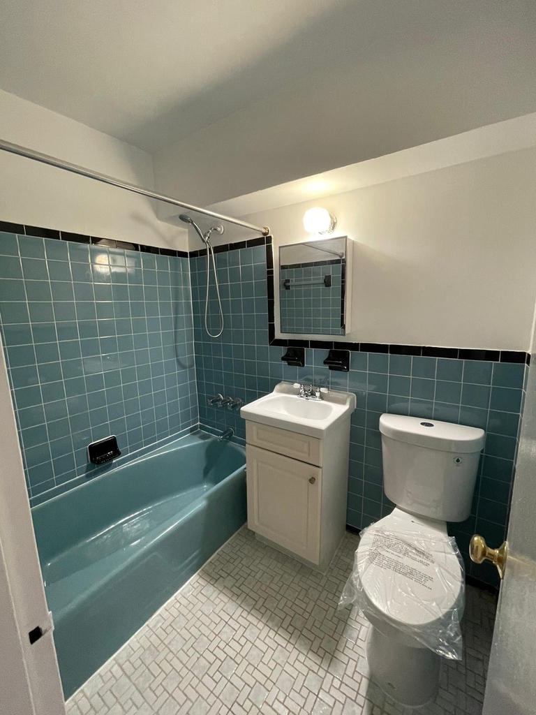2020 Grand Concourse - Photo 6