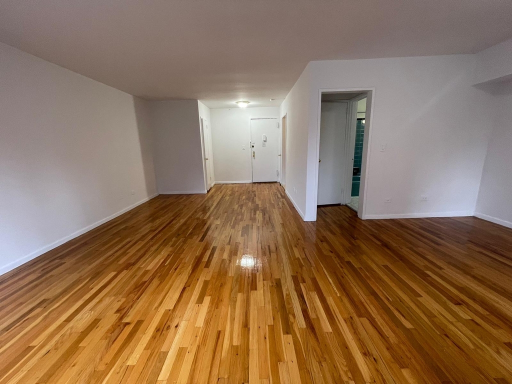 2020 Grand Concourse - Photo 2