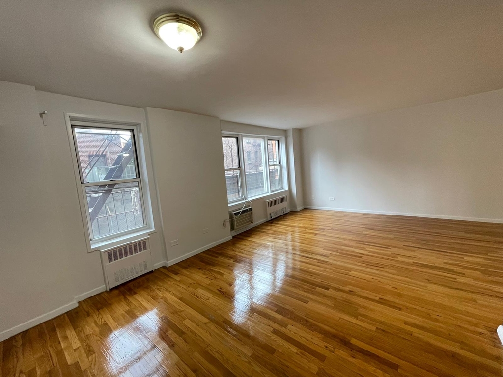 2020 Grand Concourse - Photo 1