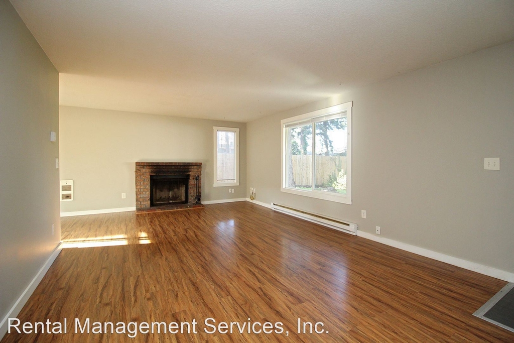 3339, 3341 Se 150th Ave - Photo 2