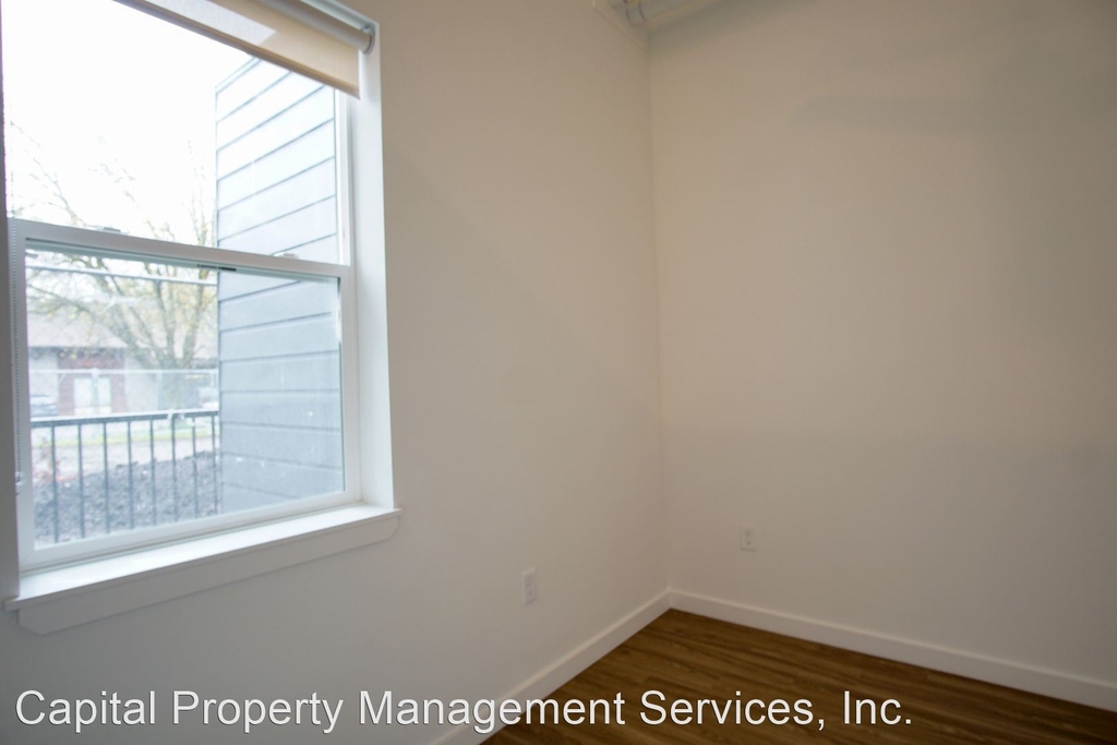 2320 N Vancouver Ave - Photo 7