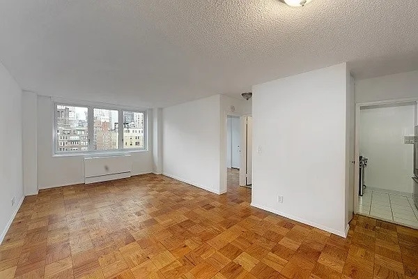 115 East 34th Street - Photo 5