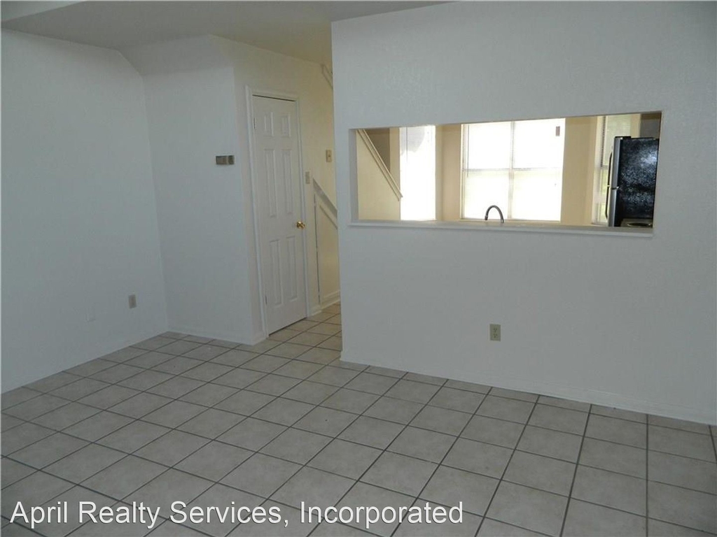 7213 Oak Meadow Dr - Photo 2