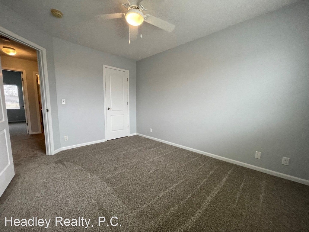 10314 S 27th Cir. - Photo 17