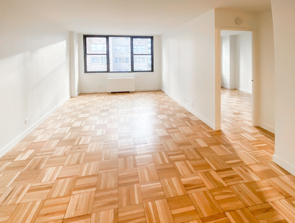 333 East 49th Street - Photo 4