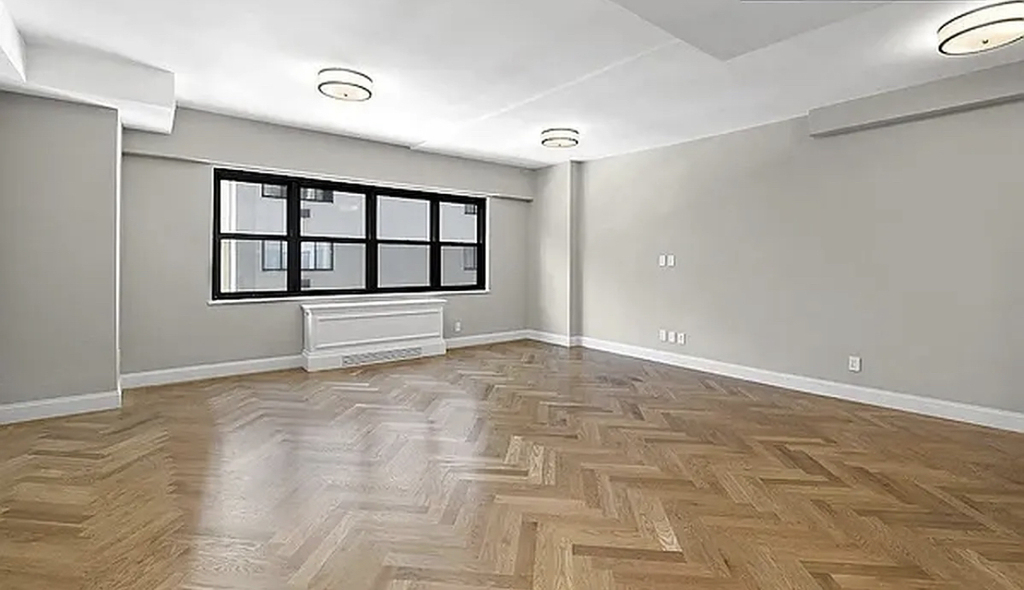 160 East 88th Street - Photo 5