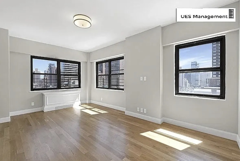 160 East 88th Street - Photo 4