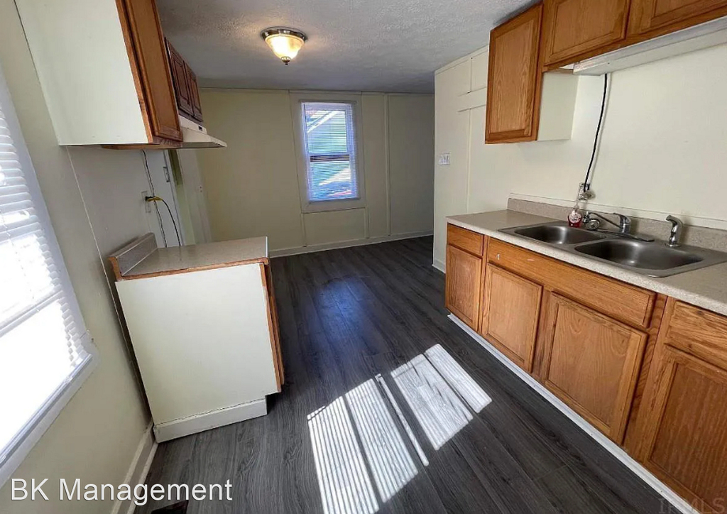 1305 E Vaile Avenue - Photo 1