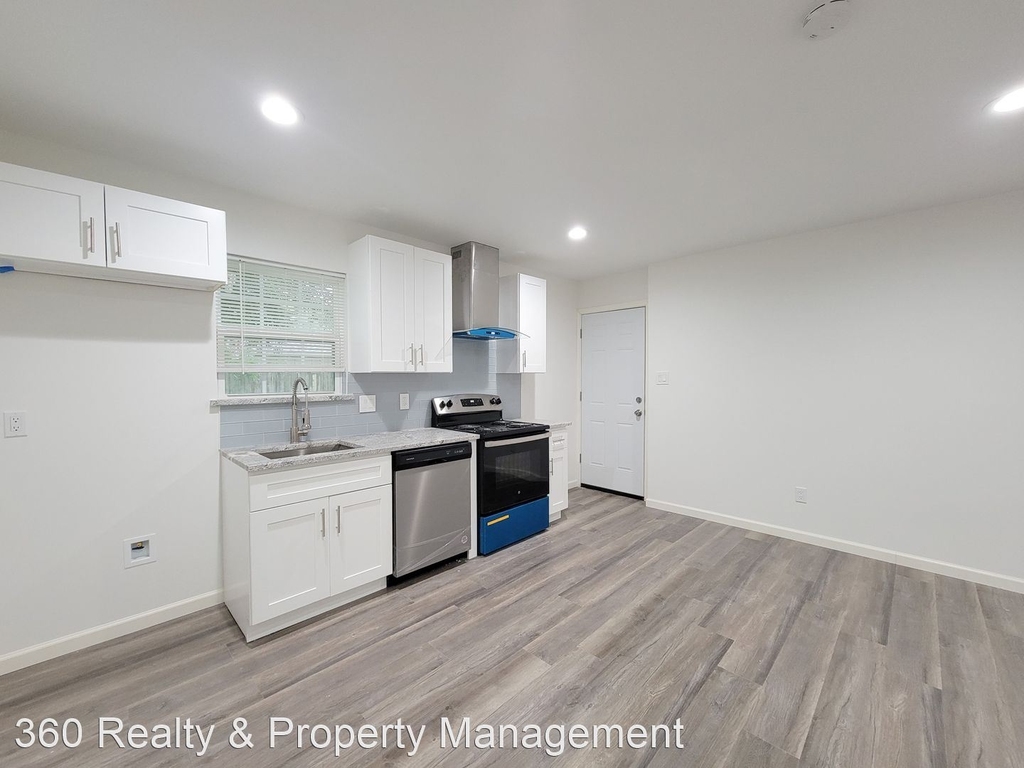 5510 Winding Way Drive (apt) - Photo 1