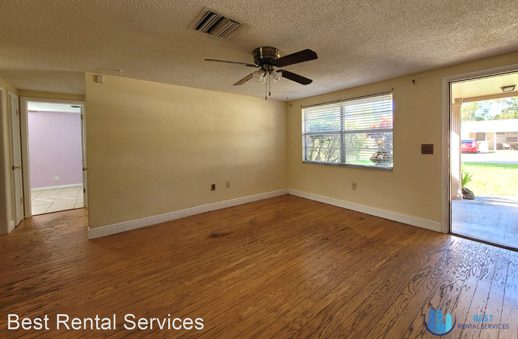 15812 Sea Pines Dr. - Photo 2