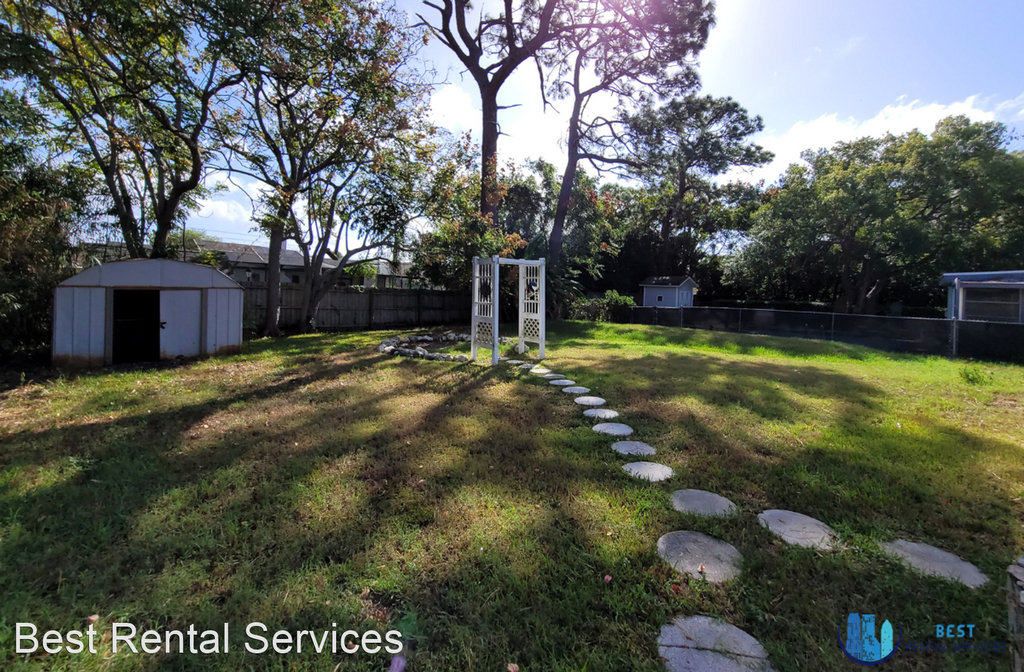 15812 Sea Pines Dr. - Photo 12