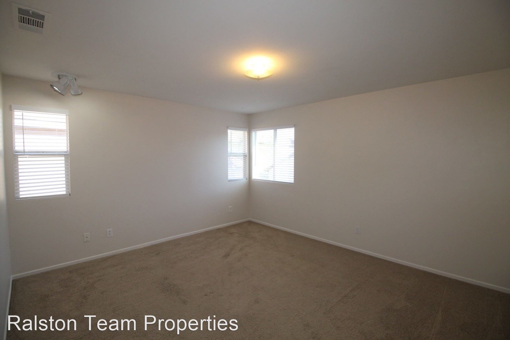 1376 Little Lake St. - Photo 17