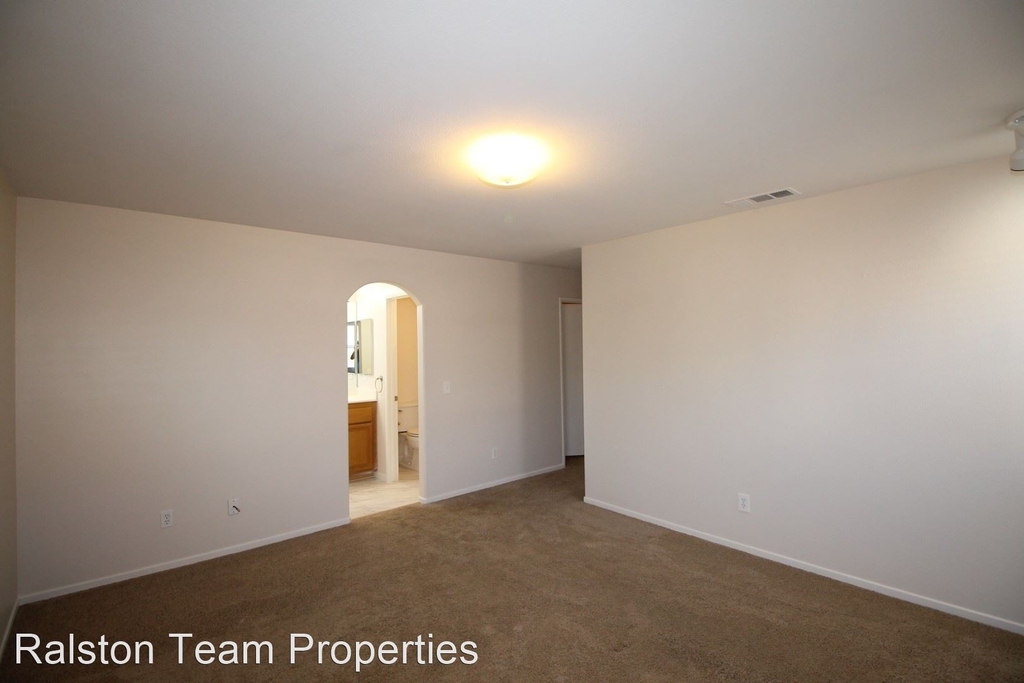 1376 Little Lake St. - Photo 16