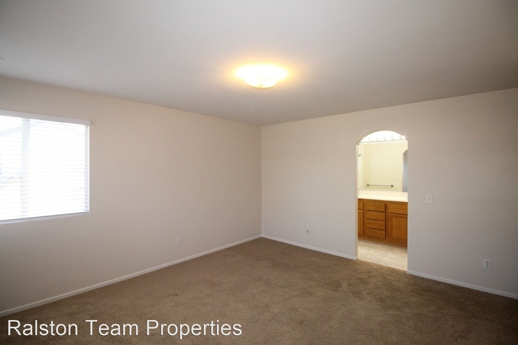 1376 Little Lake St. - Photo 9