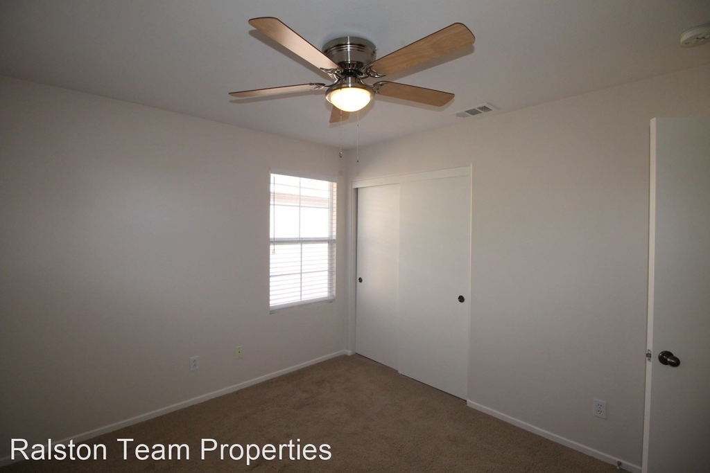 1376 Little Lake St. - Photo 7