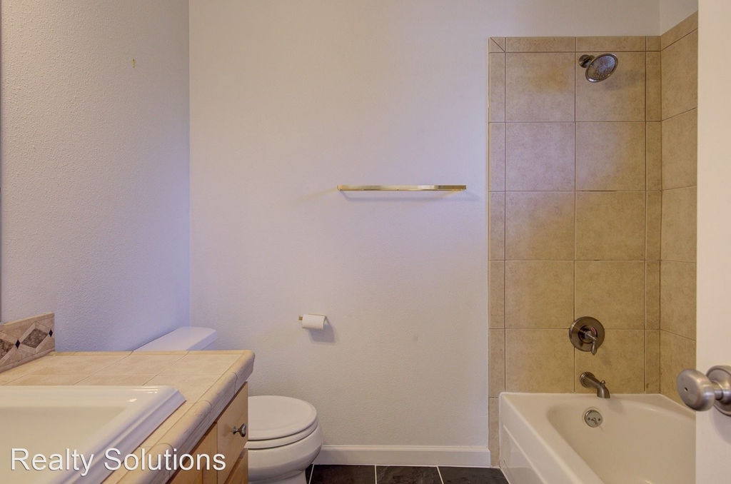 1922 Nw 143rd Ave, Unit 49 - Photo 14