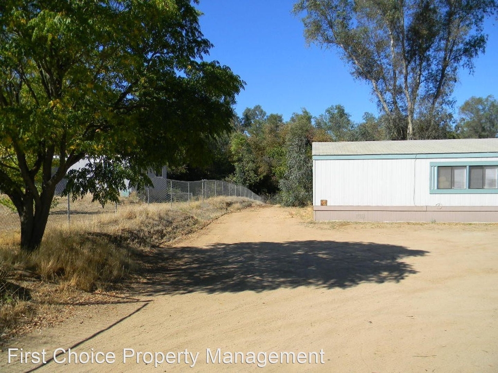 31093 Hawthorne Street - Photo 0