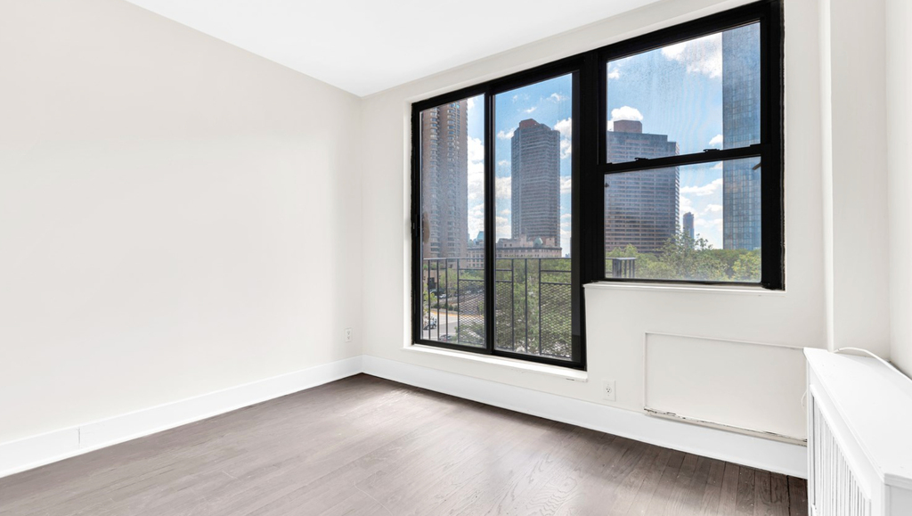 655 Second Avenue #5A - Photo 2