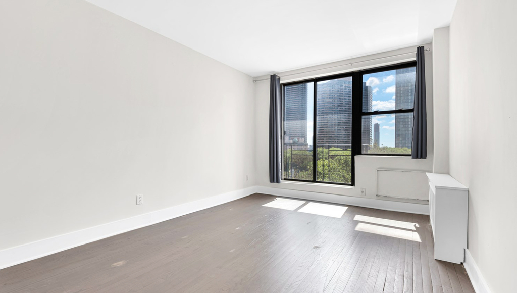 655 Second Avenue #5A - Photo 0