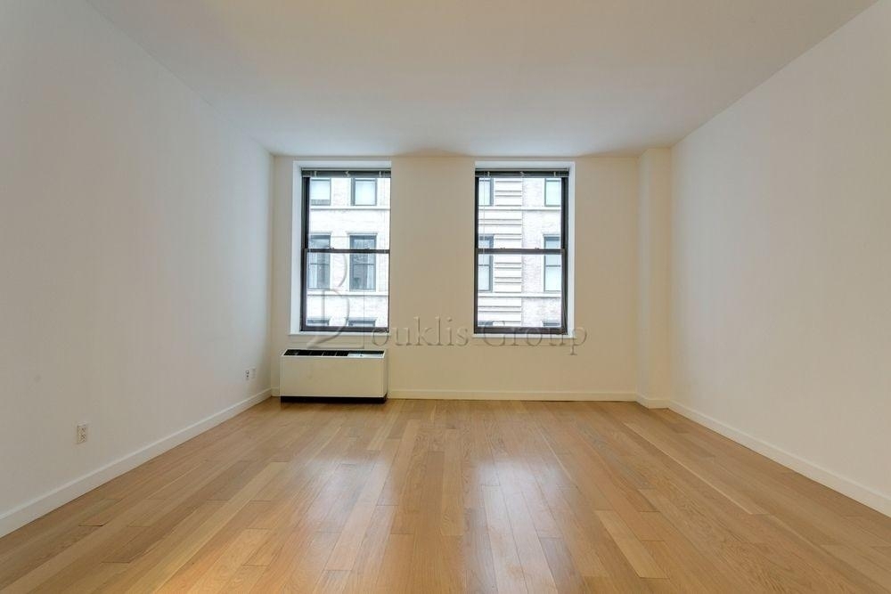 37 Wall St. - Photo 1