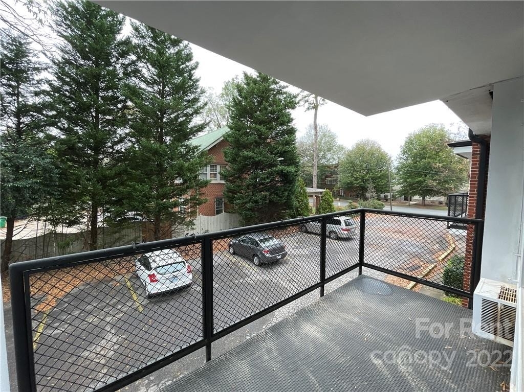 2126 E 7th Street - Photo 10