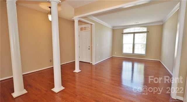 6860 Lakecrest Court - Photo 2