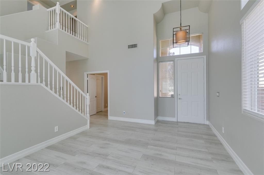 10729 Sapphire Vista Avenue - Photo 4