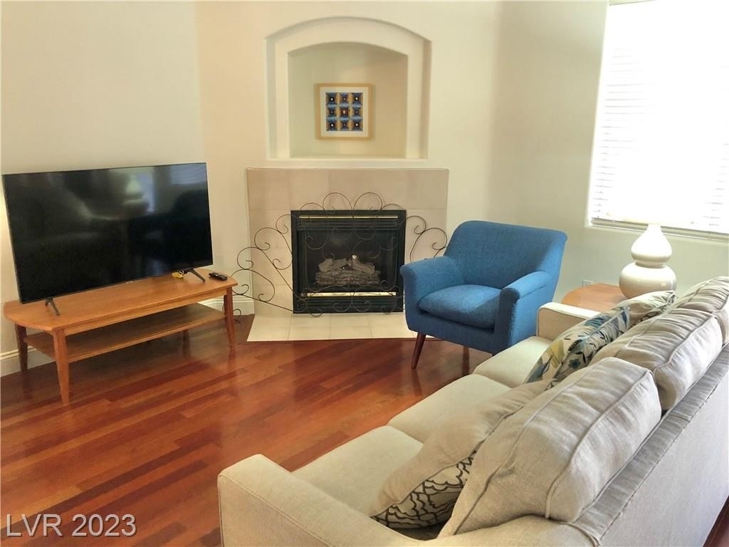 8028 Nestled Vista Avenue - Photo 6