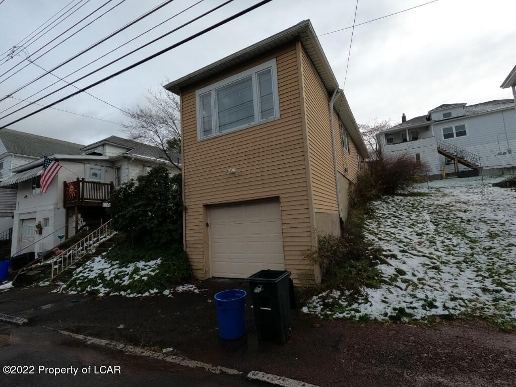 74 Diamond Avenue - Photo 1