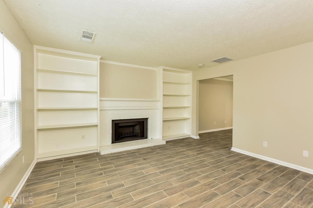 4657 Garden Hills - Photo 2