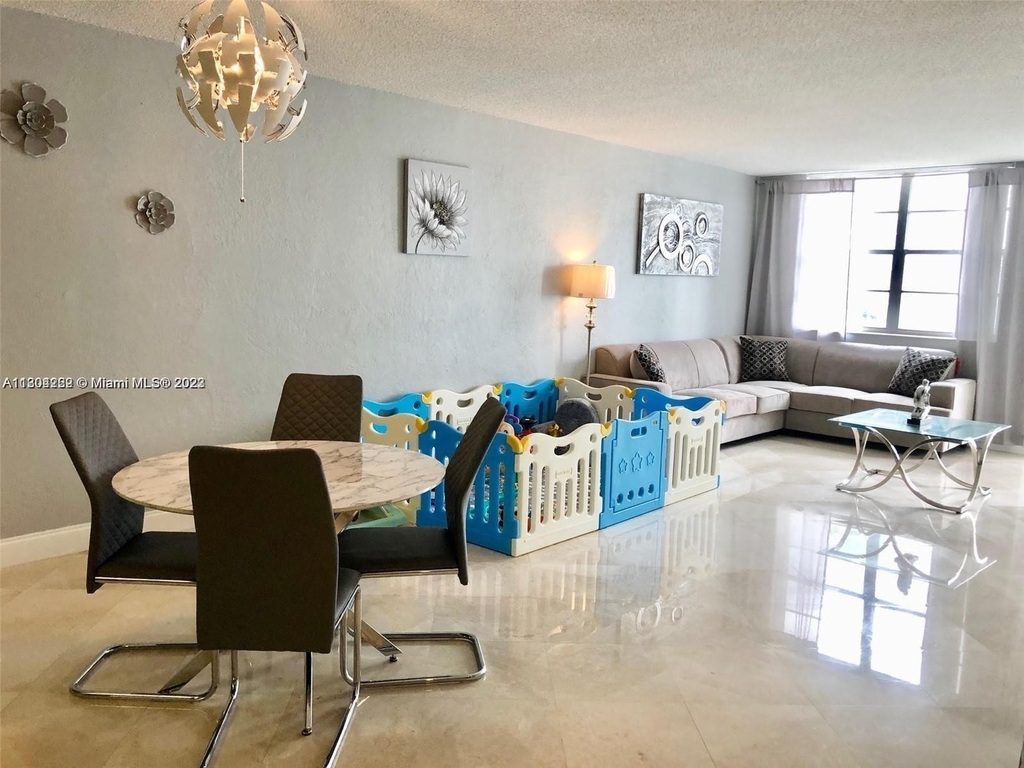 19390 Collins Ave - Photo 2