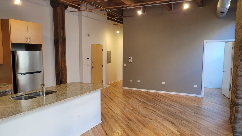 1040 W Adams Street - Photo 5