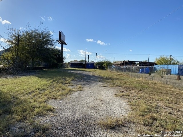 2520 Sw Loop 410 - Photo 1