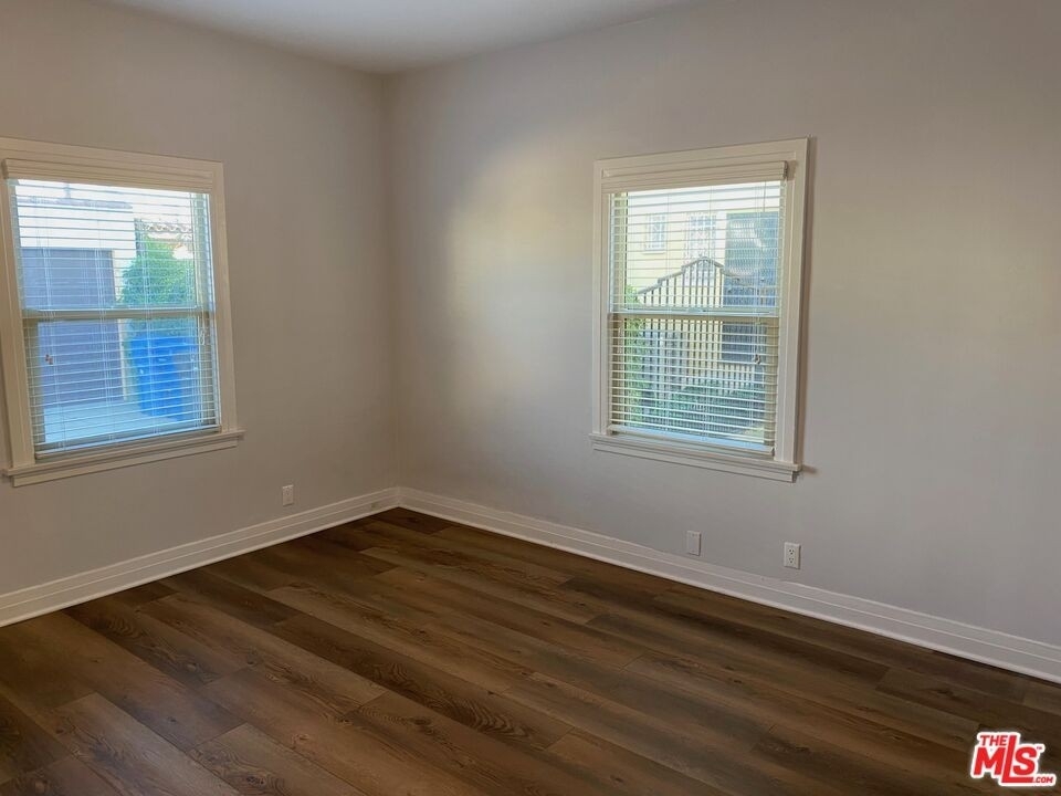 1110 Meadowbrook Ave - Photo 10