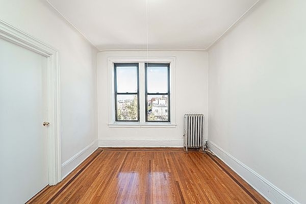 22-5 37th Street - Photo 2