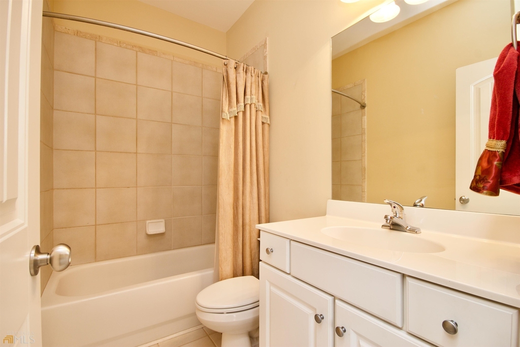 102 Lexington Village - Photo 11