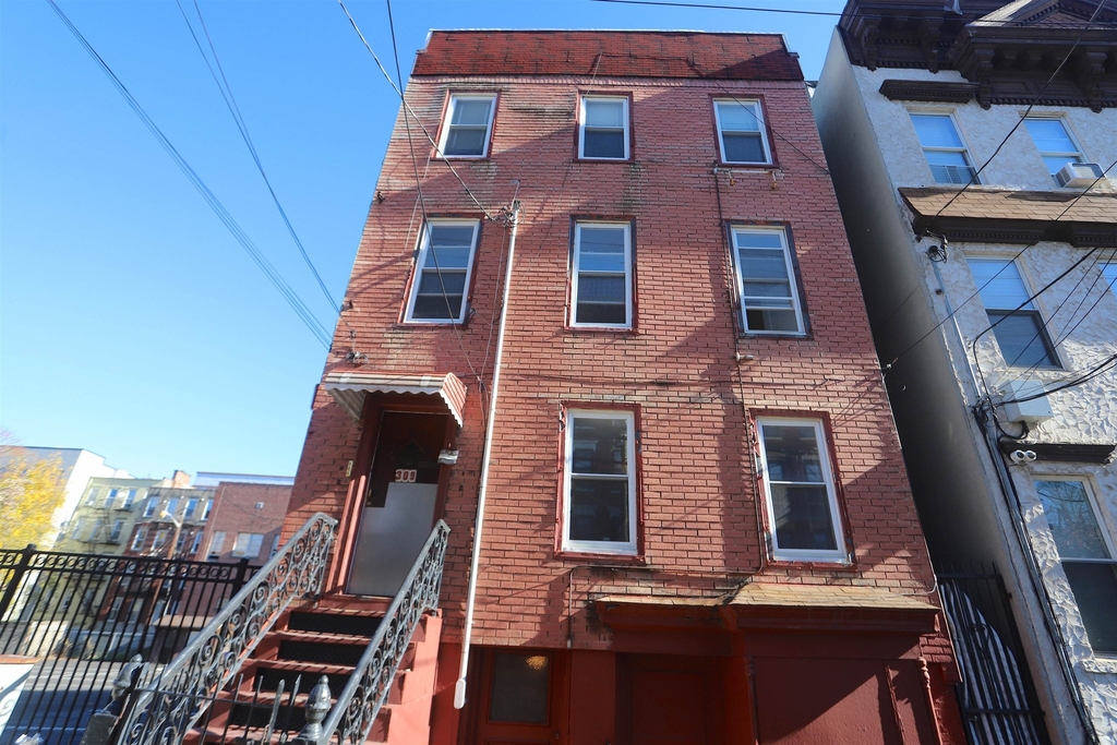 309 Madison St - Photo 16