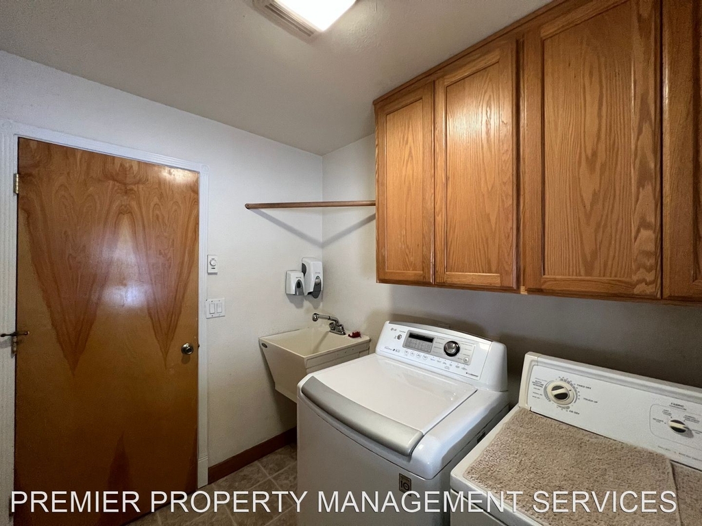 1034 Elm Street - Photo 27