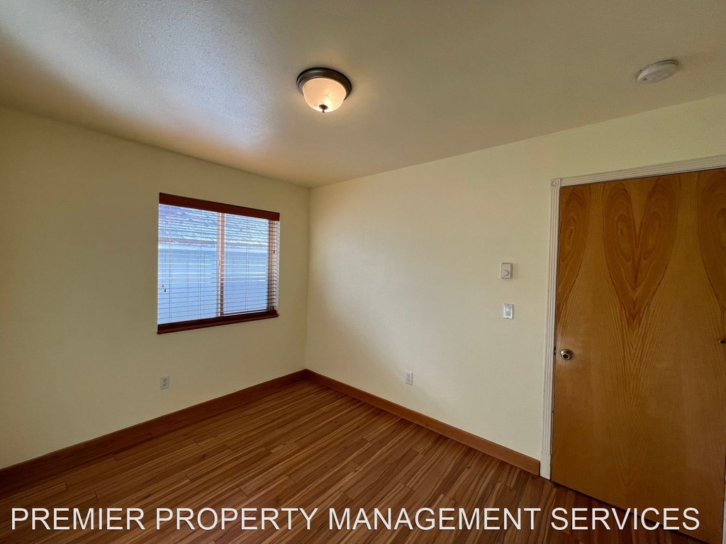 1034 Elm Street - Photo 15