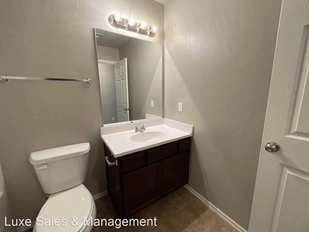 11724 Nw 135th Street - Photo 12