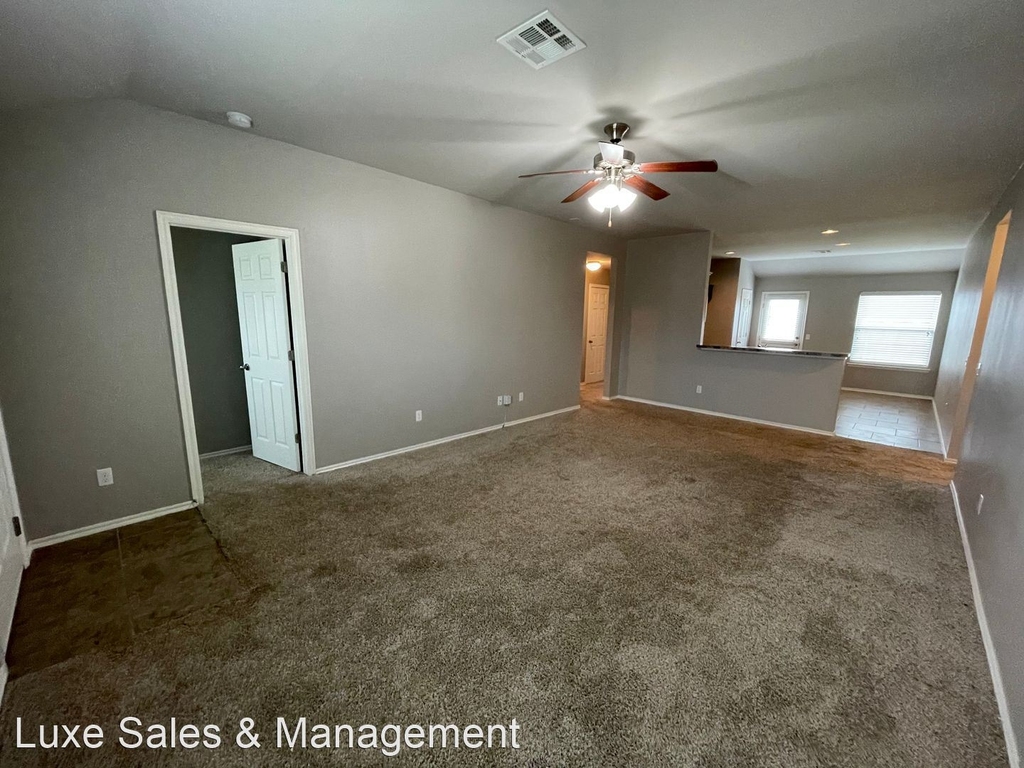 11724 Nw 135th Street - Photo 3